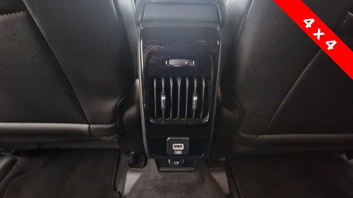 Used 2024 Jeep Compass Latitude image 24