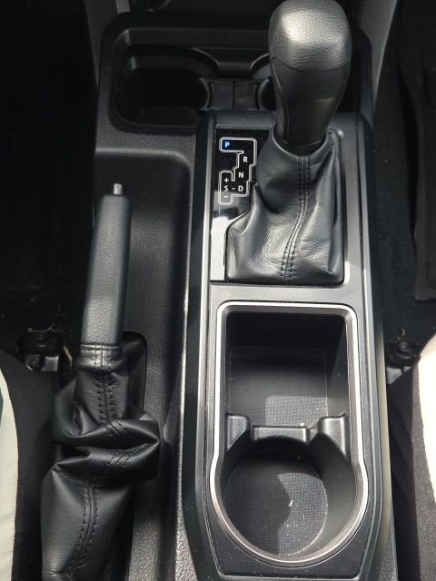 Used 2022 Toyota Tacoma SR image 28