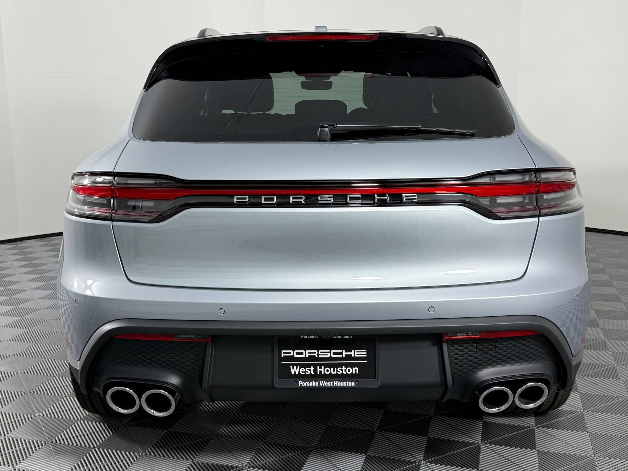 Certified 2026 Porsche Macan AWD/4WD image 10
