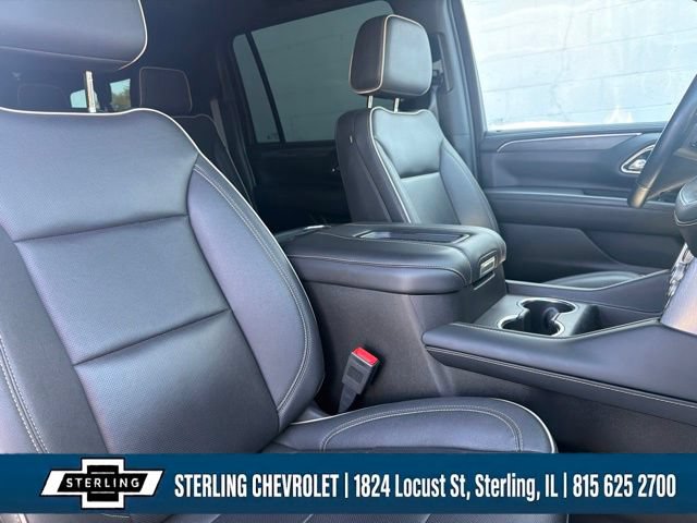 Used 2023 GMC Yukon XL SLT w/ SLT Premium Package AWD/4WD image 6