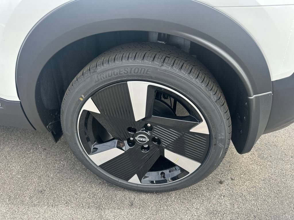 New 2025 Nissan Kicks SR w/ SR Premium Package image 38