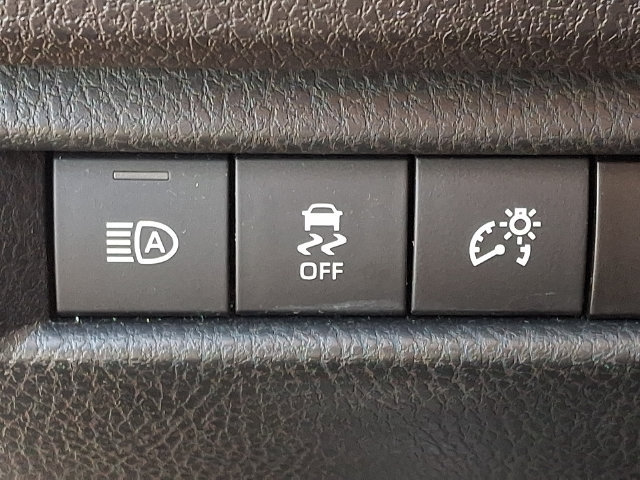 Used 2025 Toyota Camry LE FWD image 25