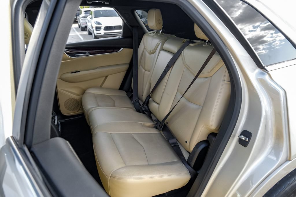 Used 2017 Cadillac XT5 Luxury w/ Driver Awareness Package FWD image 40