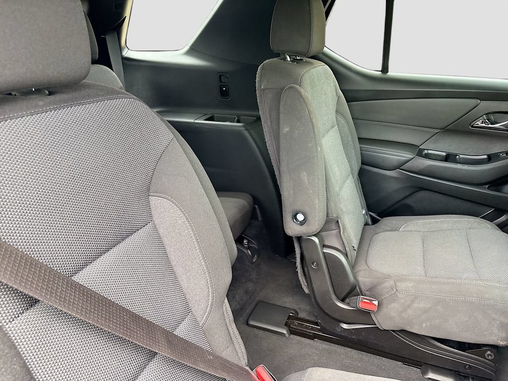 Used 2023 Chevrolet Traverse LT FWD image 26