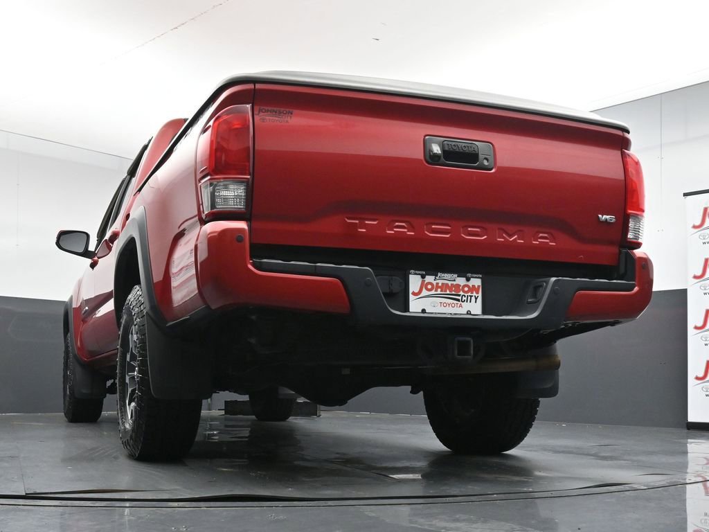 Used 2016 Toyota Tacoma TRD Off-Road w/ Premium & Technology Package image 32