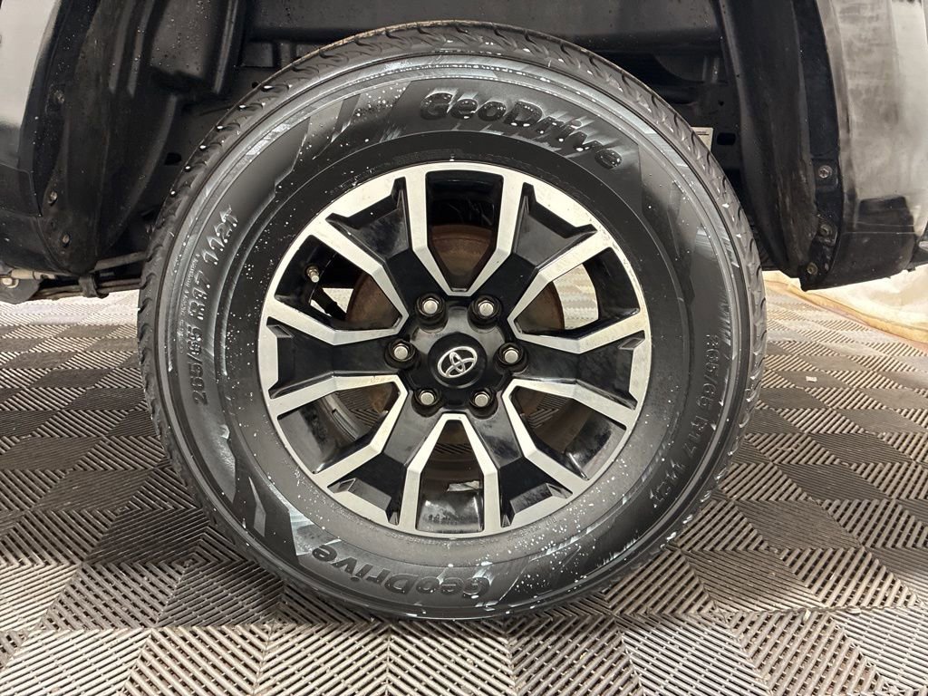 Used 2021 Toyota Tacoma TRD Sport w/ Technology Package image 33