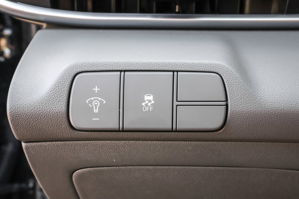 Certified 2024 Hyundai Elantra SEL FWD image 18