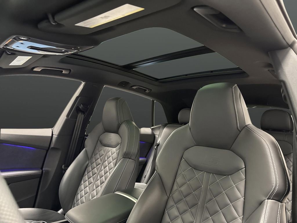 Used 2025 Audi SQ8 Premium Plus w/ S Sport Package image 7