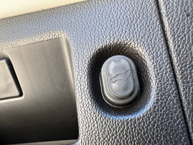 Used 2015 Cadillac Escalade Premium image 45