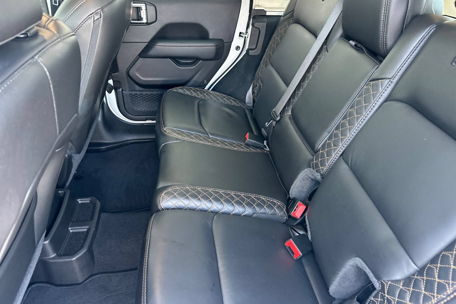 Used 2022 Jeep Wrangler Unlimited Sahara AWD/4WD image 11