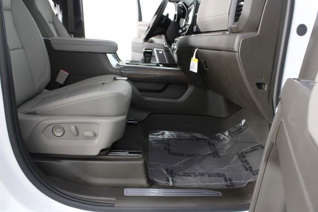 New 2026 GMC Sierra 1500 SLT image 23