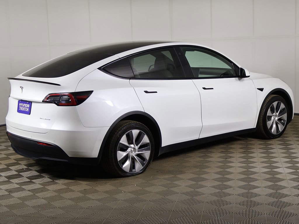 Used 2022 Tesla Model Y Long Range AWD/4WD image 11