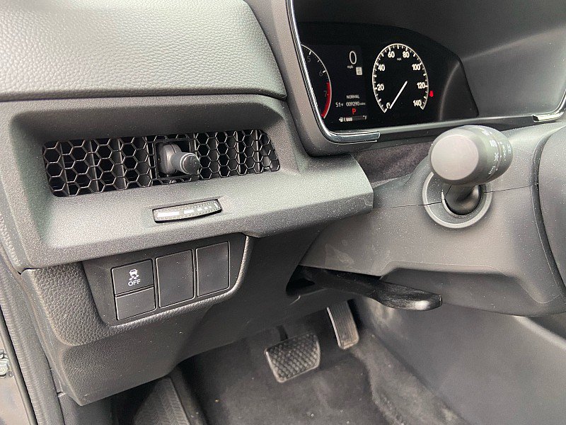 Used 2025 Honda CR-V LX image 11