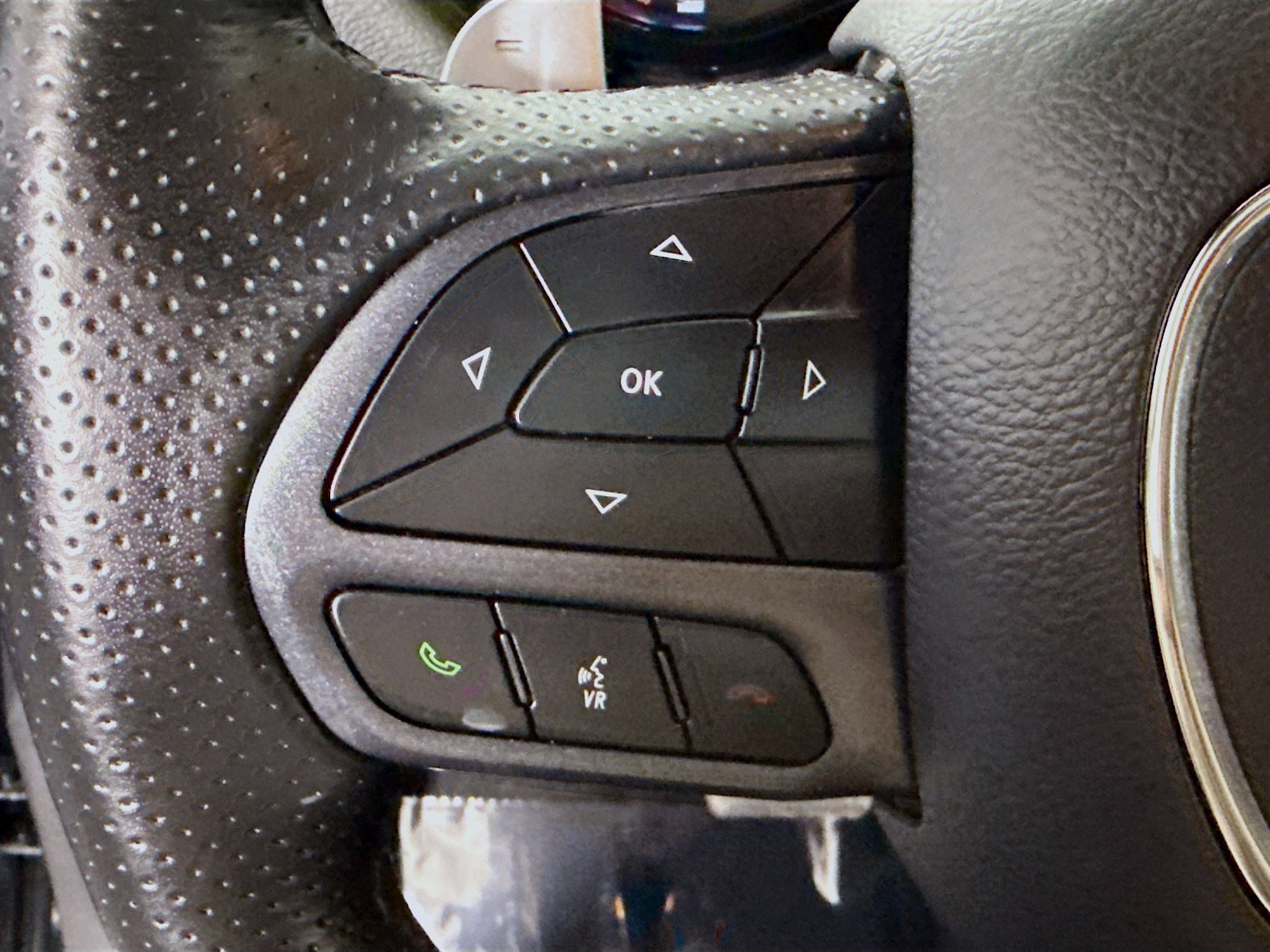 Used 2025 Dodge Durango GT RWD image 14