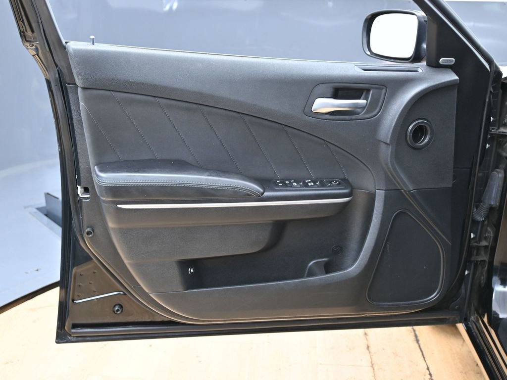 Used 2019 Dodge Charger SXT image 40