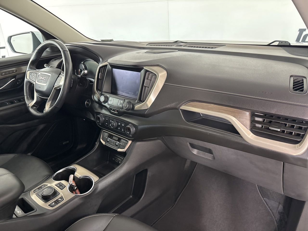 Used 2023 GMC Terrain Denali w/ Denali Premium Package image 32