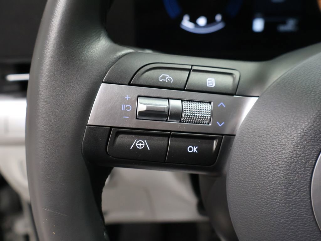 Used 2025 Hyundai Kona SEL image 36