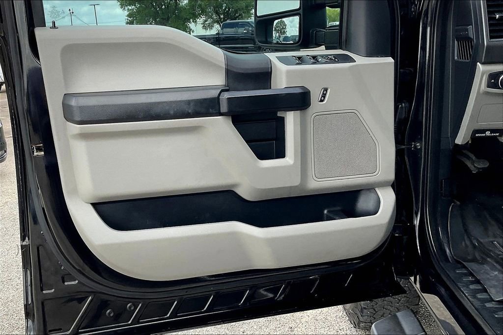 Used 2019 Ford F250 XL w/ STX Appearance Package image 17