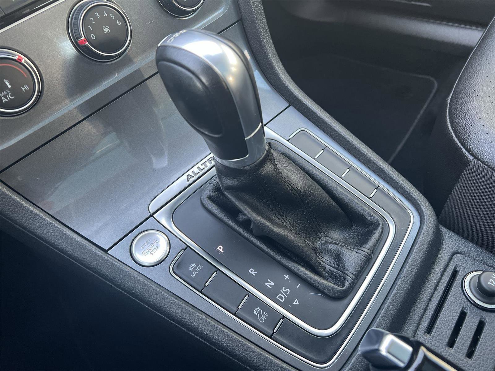 Used 2017 Volkswagen Golf Alltrack SE image 19