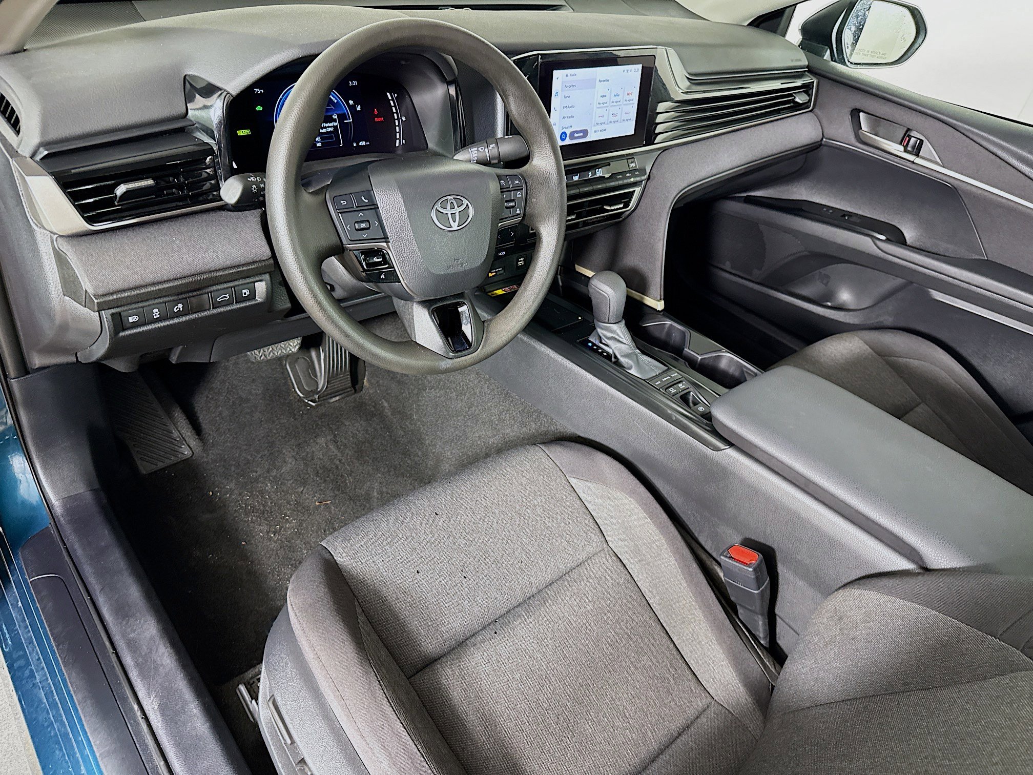 Used 2025 Toyota Camry LE w/ Convenience Package FWD image 8