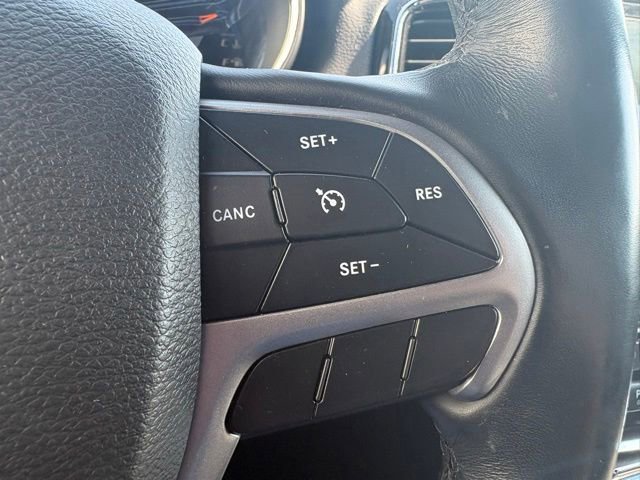 Used 2021 Jeep Grand Cherokee Altitude AWD/4WD image 23