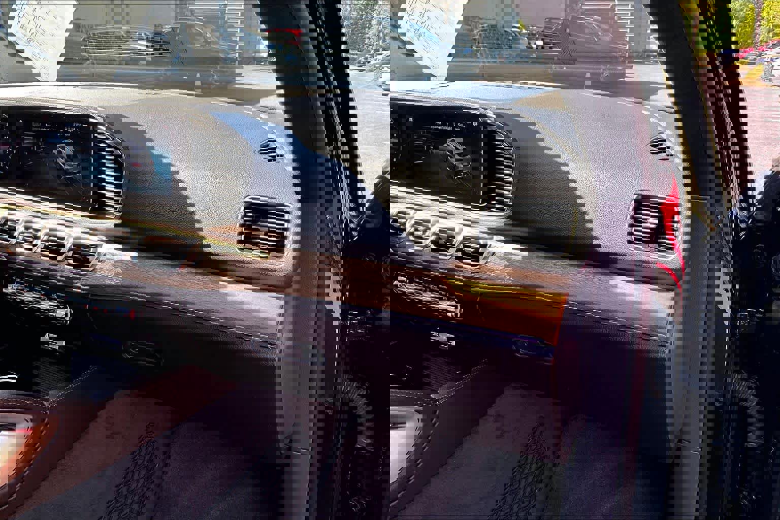 Used 2020 Mercedes-Benz GLE 350 4MATIC w/ Premium Package image 19