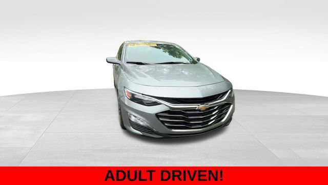 Used 2023 Chevrolet Malibu LT FWD image 2