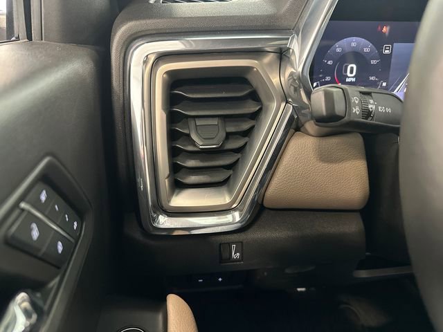 Used 2024 GMC Canyon Denali image 31