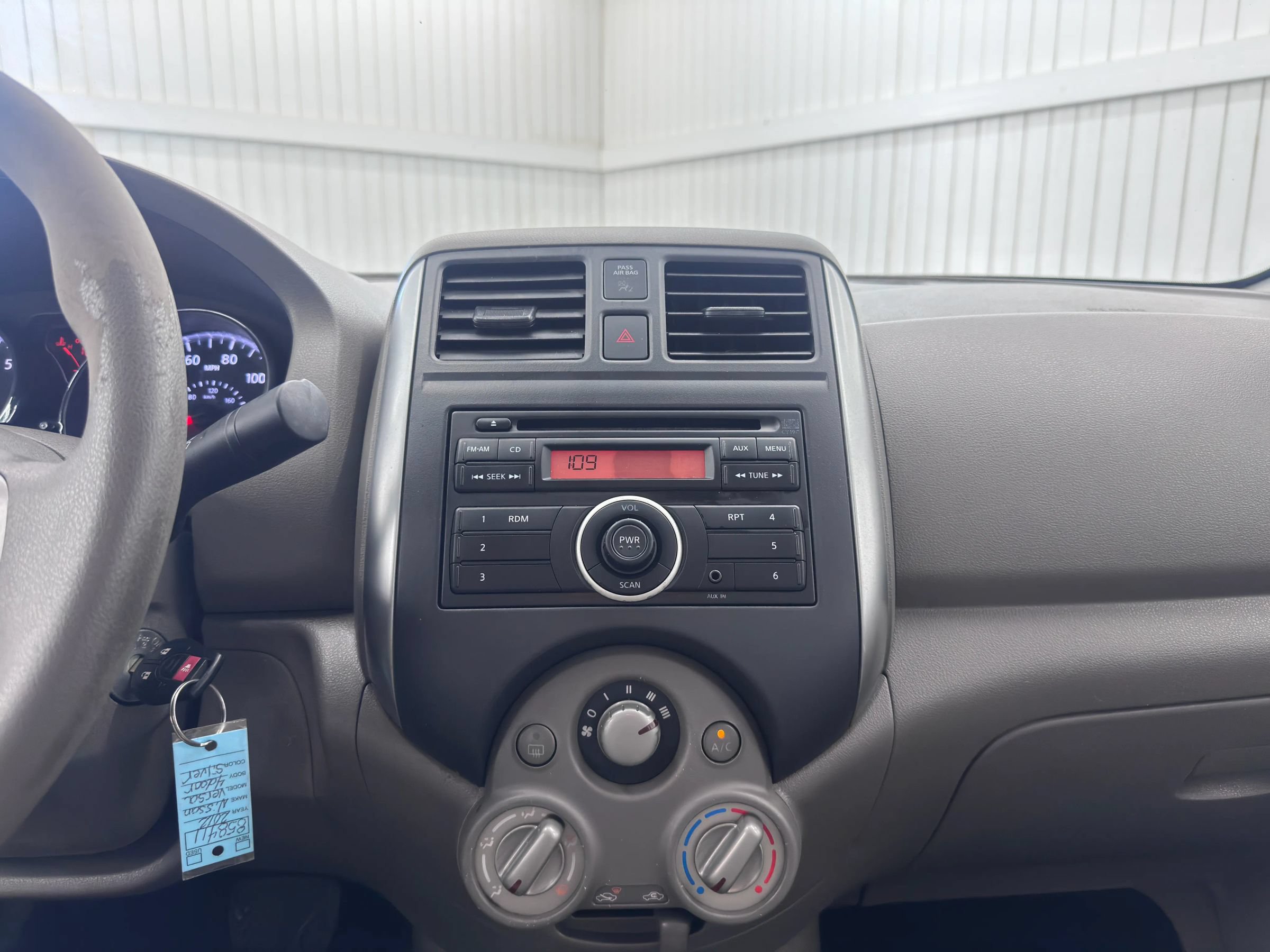 Used 2012 Nissan Versa SV FWD image 18