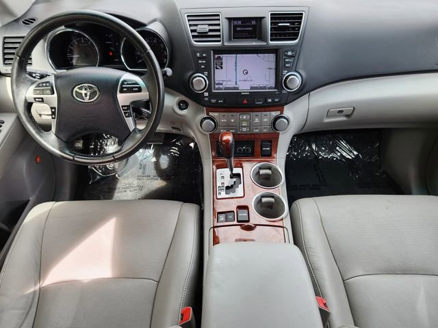 Used 2012 Toyota Highlander Limited w/ Tow Pkg AWD/4WD image 21