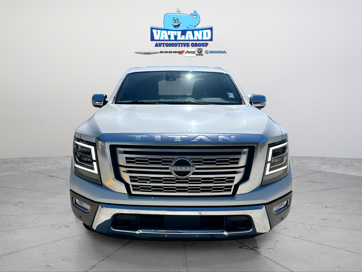 Used 2023 Nissan Titan Platinum Reserve w/ Moonroof Package AWD/4WD image 8