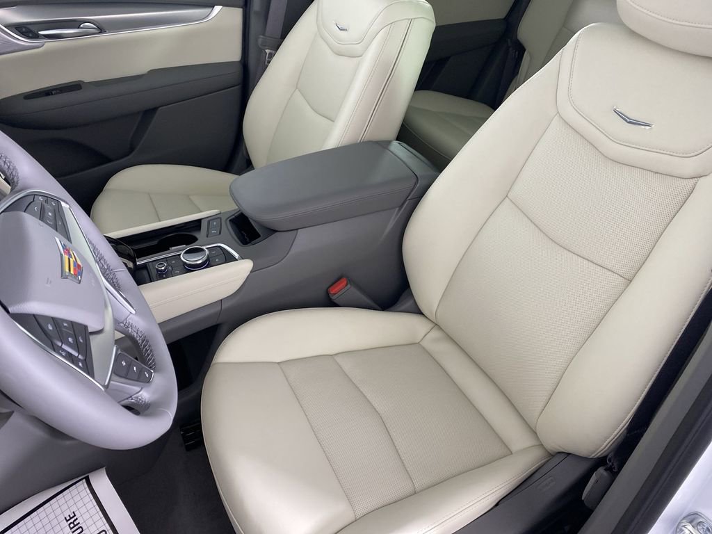New 2025 Cadillac XT5 Premium Luxury w/ LPO, Floor Liner Package image 22