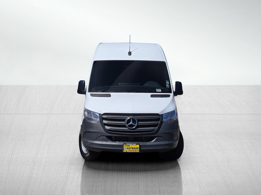 Used 2024 Mercedes-Benz Sprinter 2500 image 3