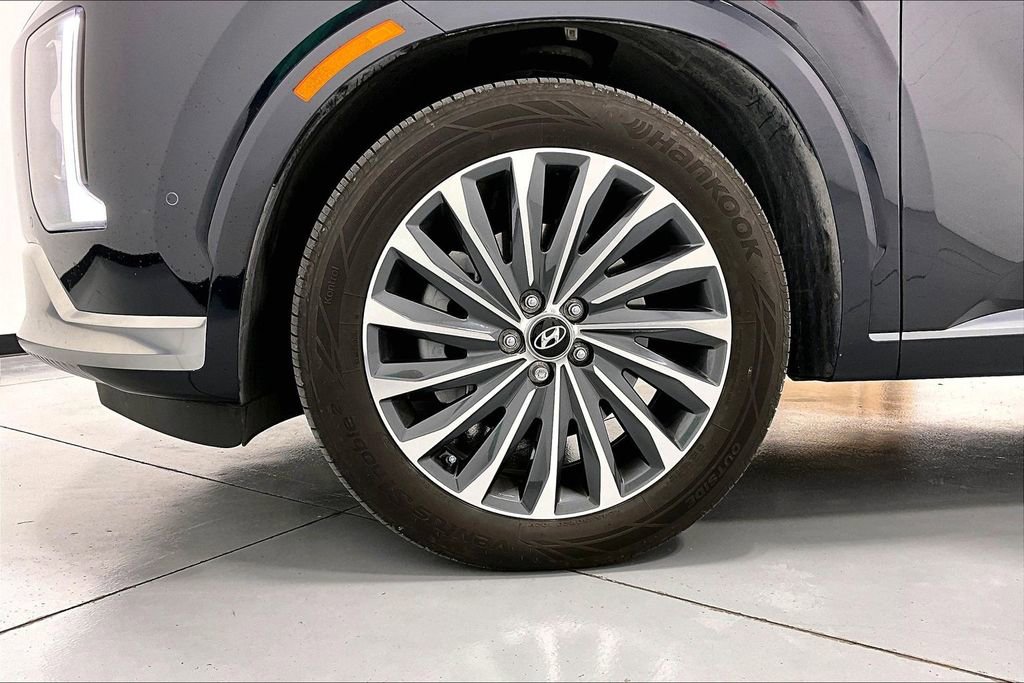 Used 2025 Hyundai Palisade Calligraphy image 11