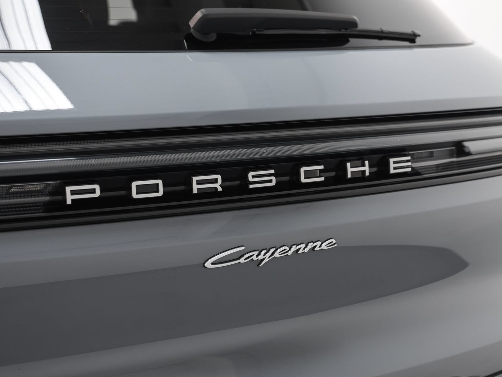 Certified 2024 Porsche Cayenne AWD/4WD image 20