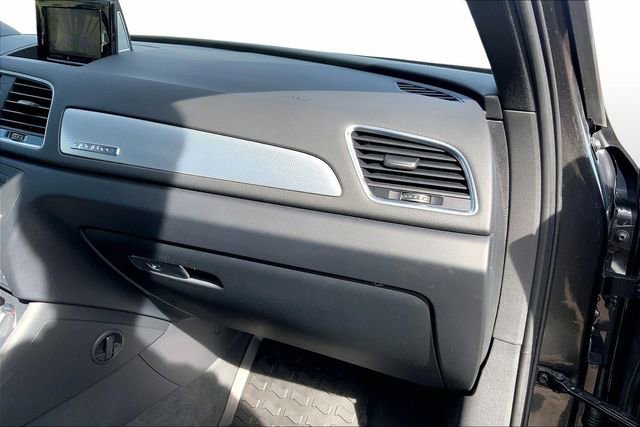 Used 2018 Audi Q3 2.0T Premium w/ Convenience Package image 16