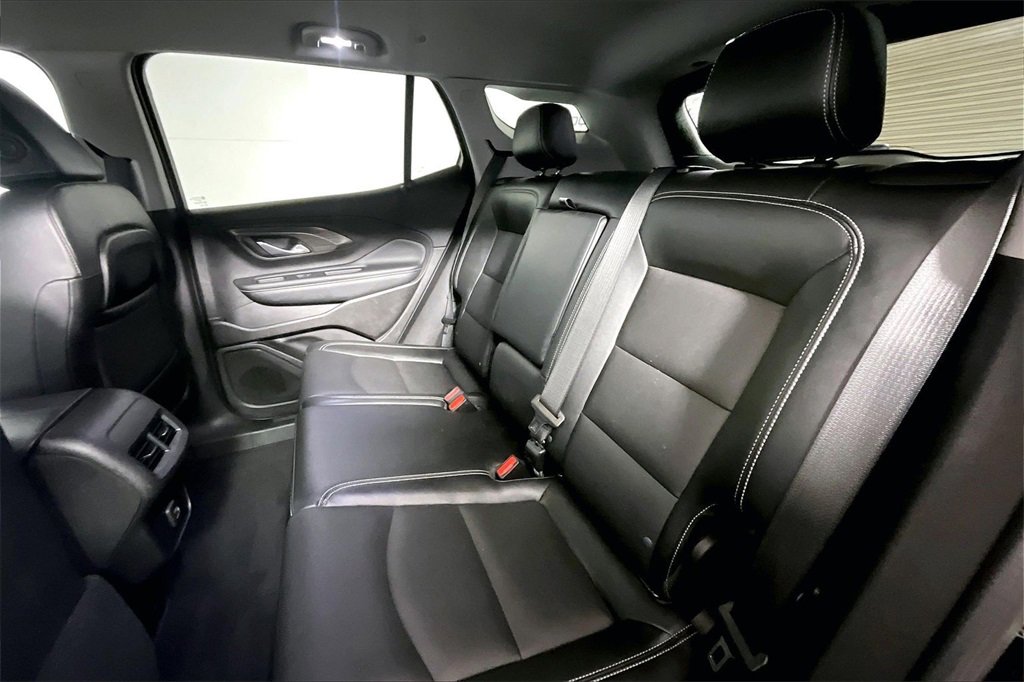 Used 2024 GMC Terrain SLT image 21