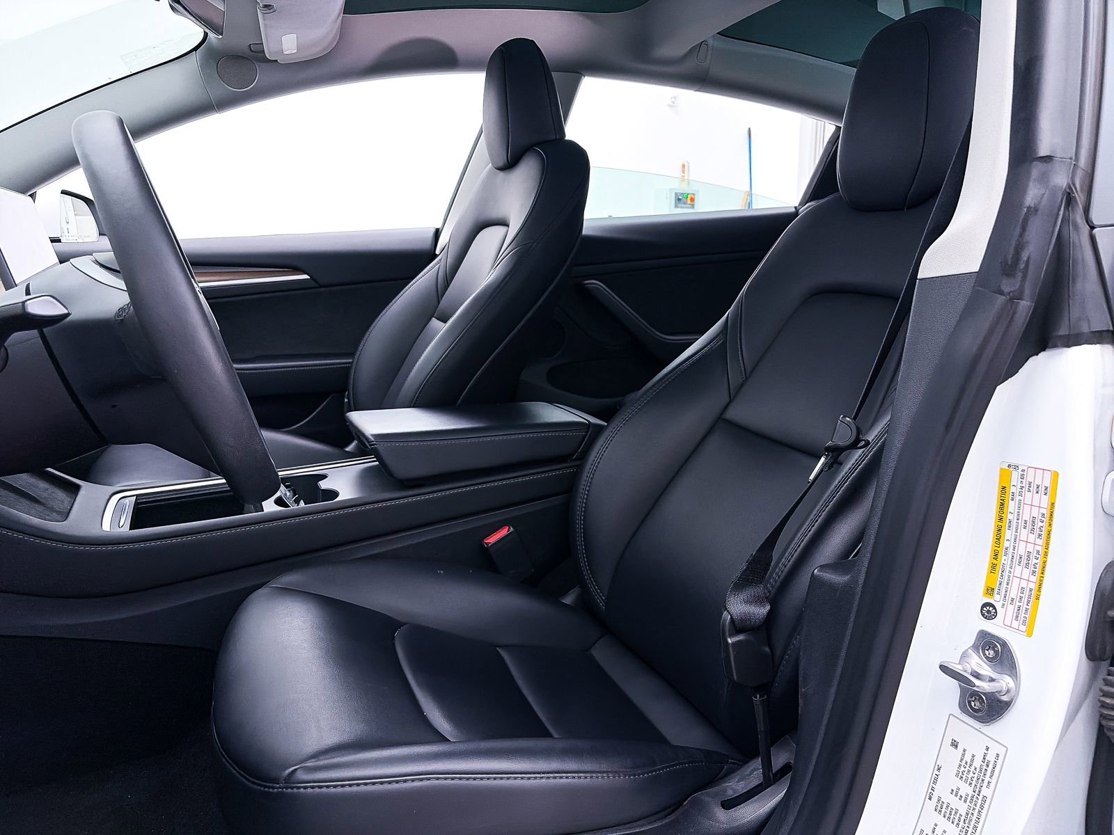 Used 2023 Tesla Model 3 Standard Range image 17