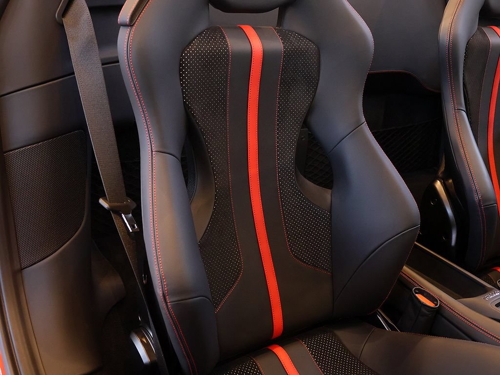 Certified 2023 Ferrari F8 Tributo RWD image 33