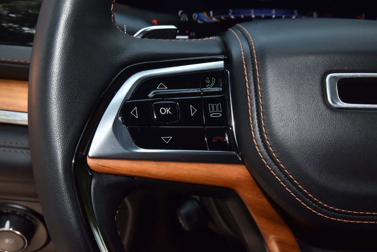 Used 2023 Jeep Grand Cherokee L Summit AWD/4WD image 25