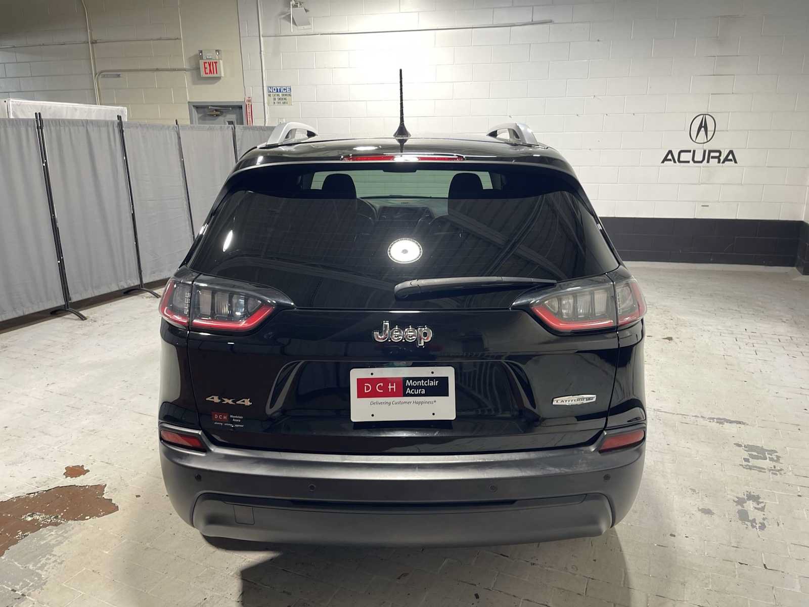 Used 2019 Jeep Cherokee Latitude Plus w/ Cold Weather Group AWD/4WD image 5