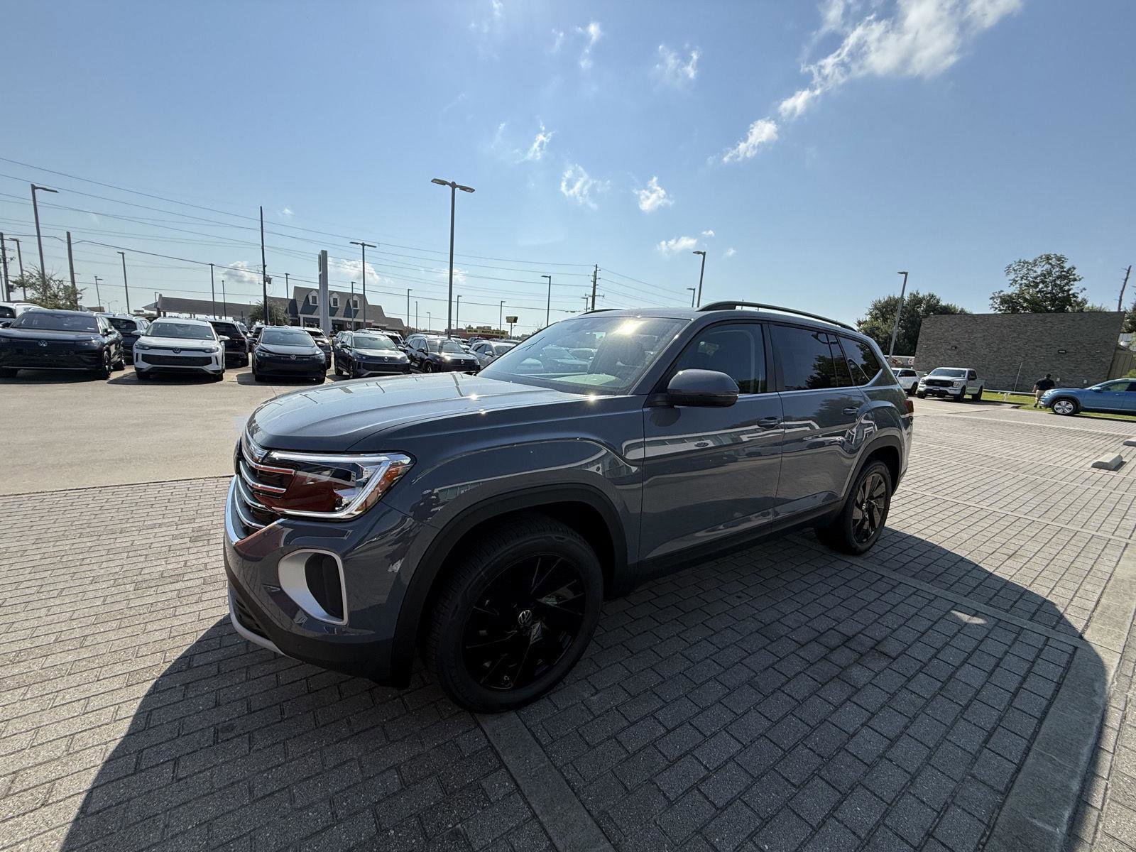 New 2026 Volkswagen Atlas SE image 4