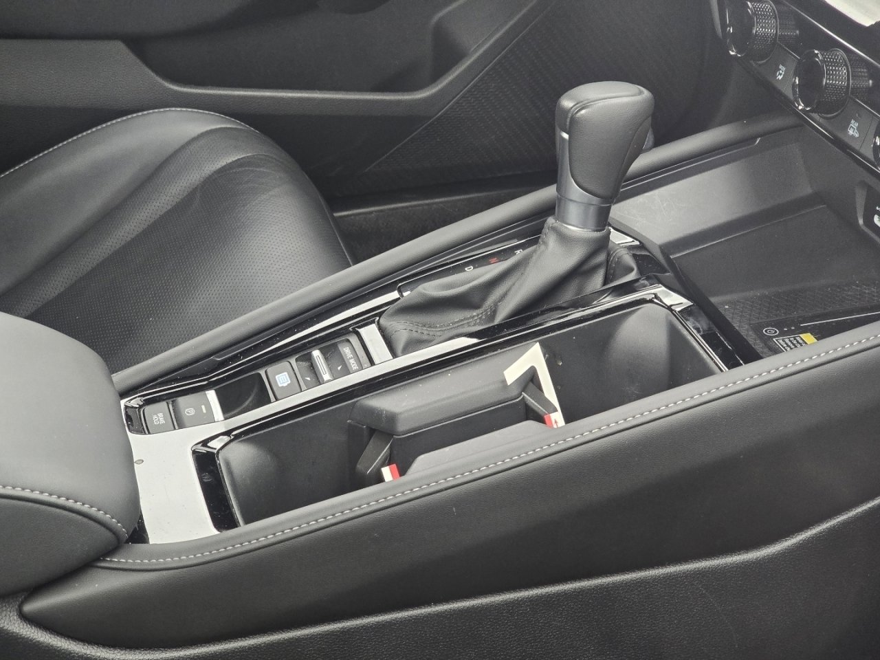 Used 2024 Honda Accord Touring image 14