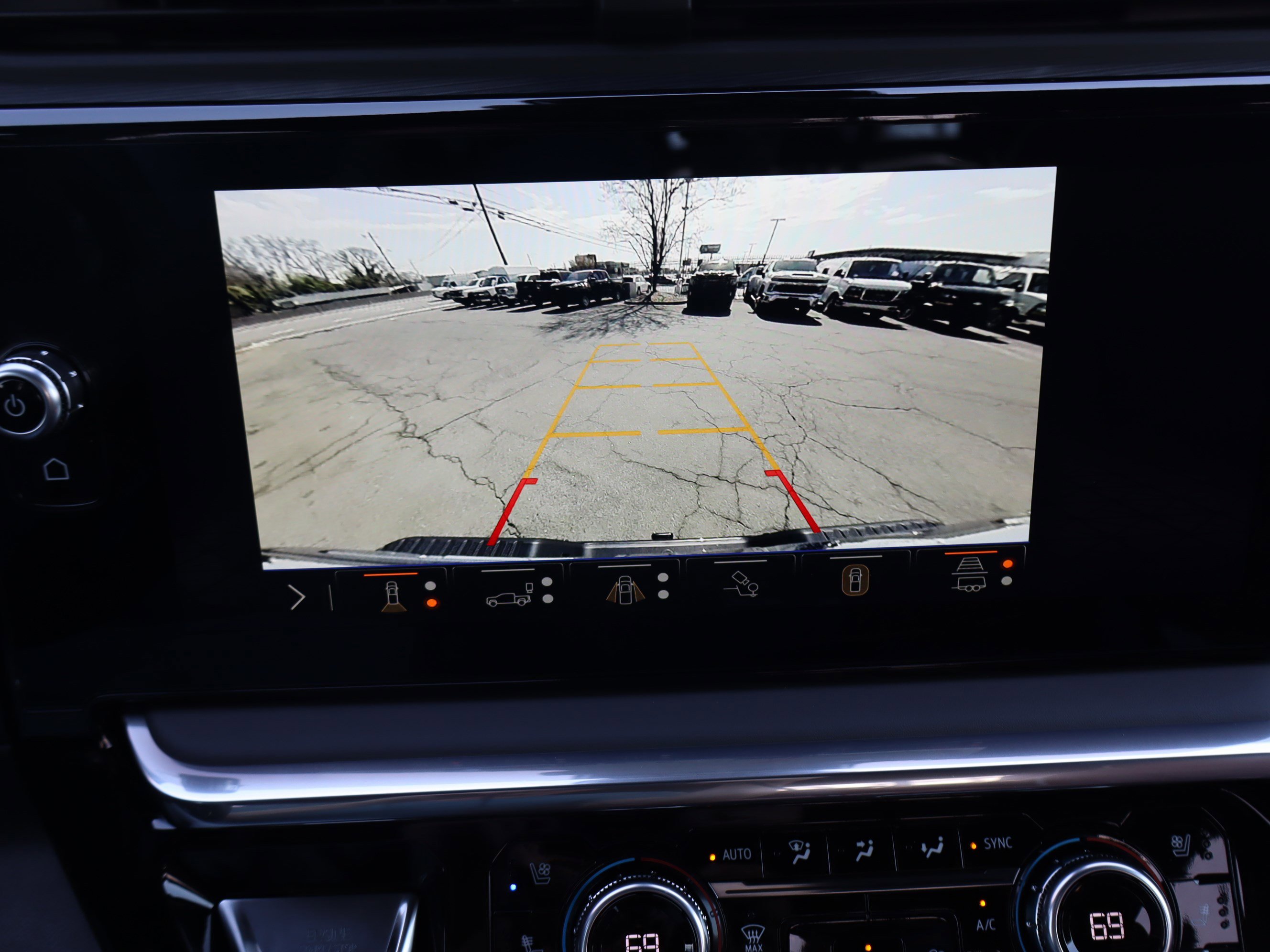 Used 2025 GMC Sierra 2500 Denali Ultimate w/ Max Trailering Package image 32