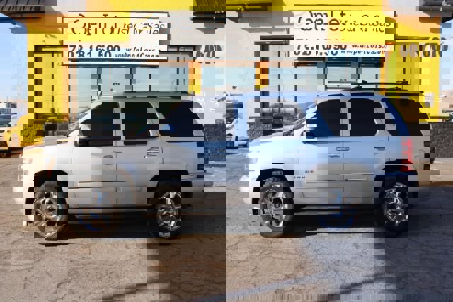 Used 2012 Chevrolet Tahoe LTZ RWD image 2