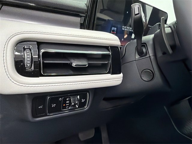 New 2026 Lincoln Aviator AWD image 35