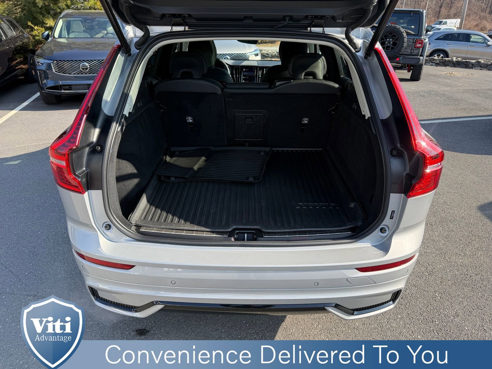Certified 2023 Volvo XC60 B5 Plus w/ Climate Package AWD/4WD image 24