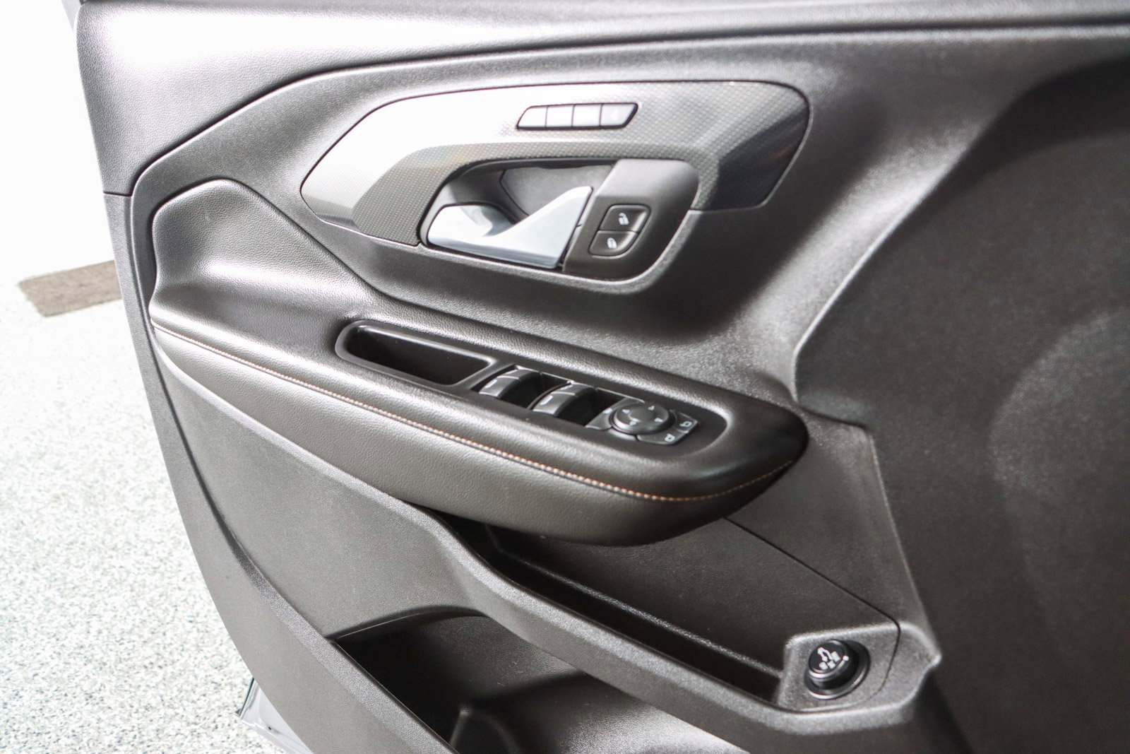 Used 2023 GMC Terrain AT4 image 21