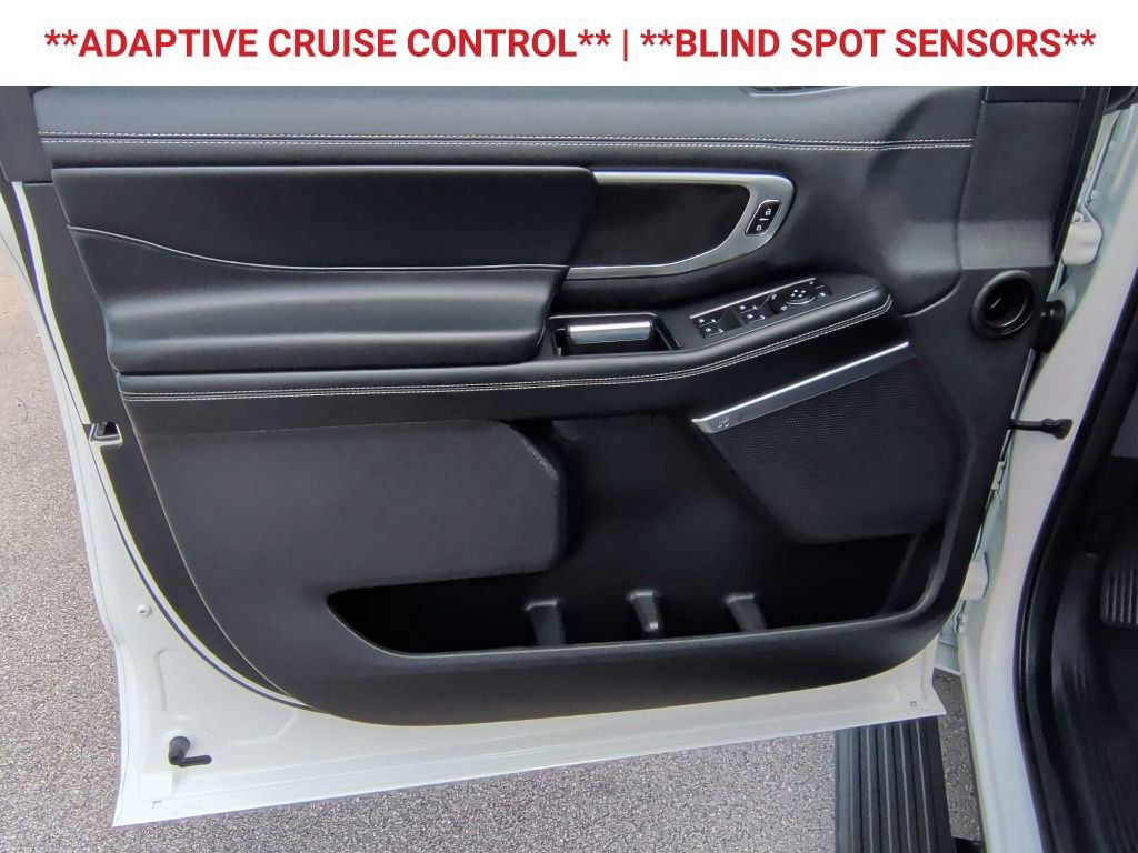 Used 2025 Ford Expedition Max Platinum w/ Stealth Appearance Package AWD/4WD image 11