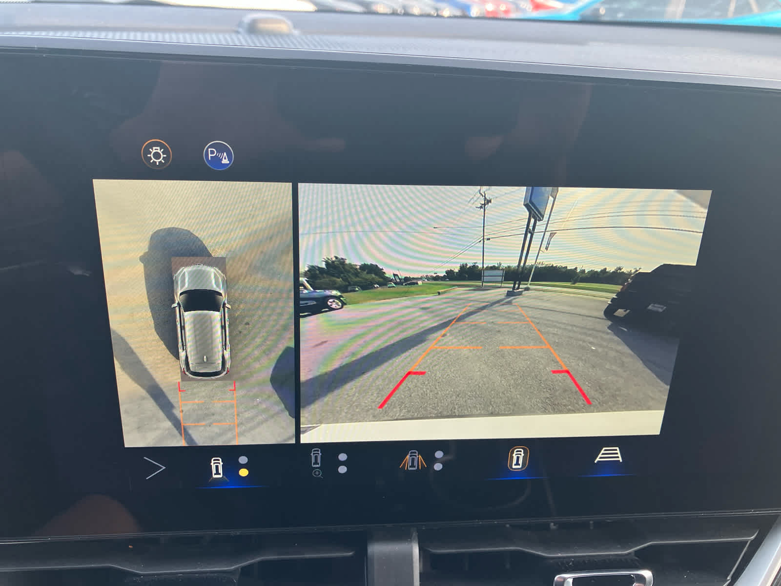 Used 2025 Chevrolet Equinox LT w/ Safety and Technology Package FWD image 23